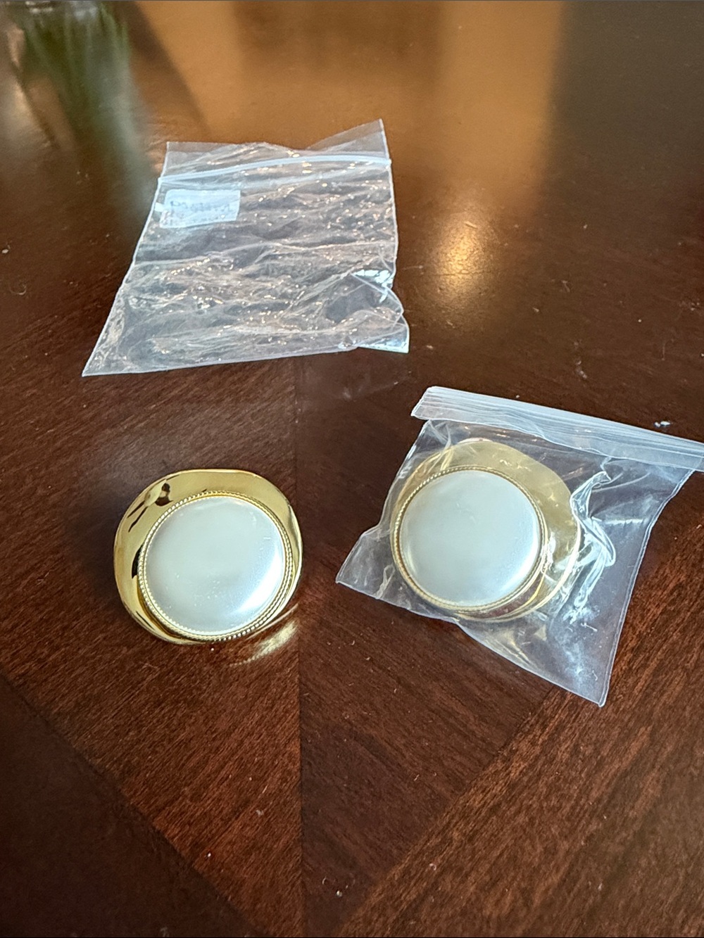 Shashi Bhodi large Pearl earrings NWT